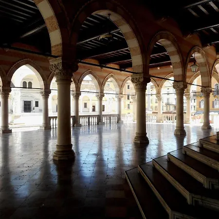 Udine Accommodation * Italy * Short Stays - Villa Elmagos *